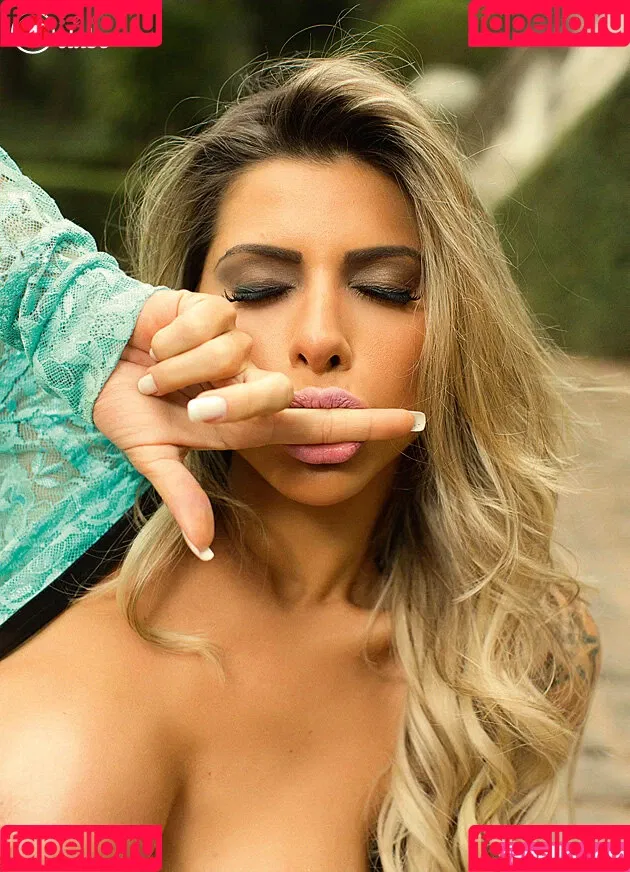 Ana Paula Minerato Onlyfans Photo Gallery 
