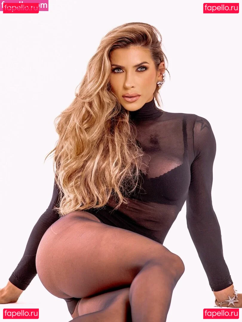 Ana Paula Minerato Onlyfans Photo Gallery 