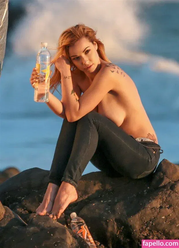 Elizabeth Marxs Onlyfans Photo Gallery 