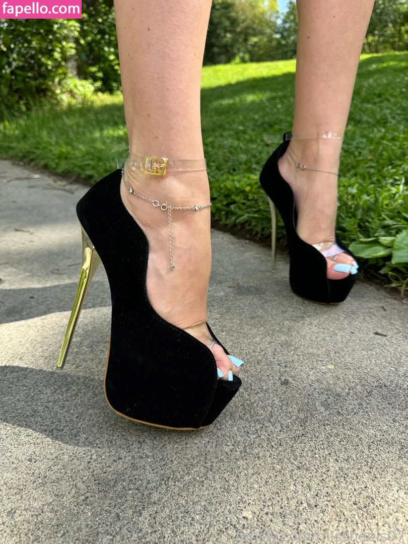 Missheels07 Onlyfans Photo Gallery 