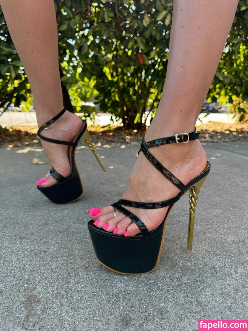 Missheels07 Onlyfans Photo Gallery 