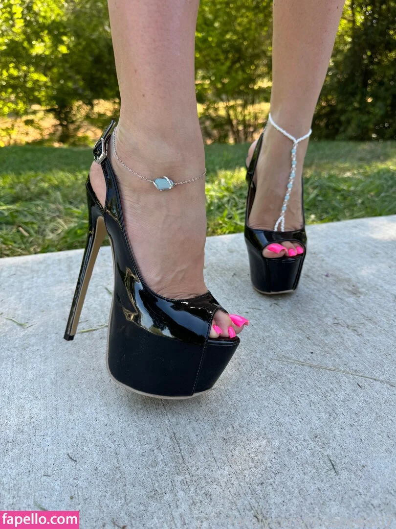 Missheels07 Onlyfans Photo Gallery 