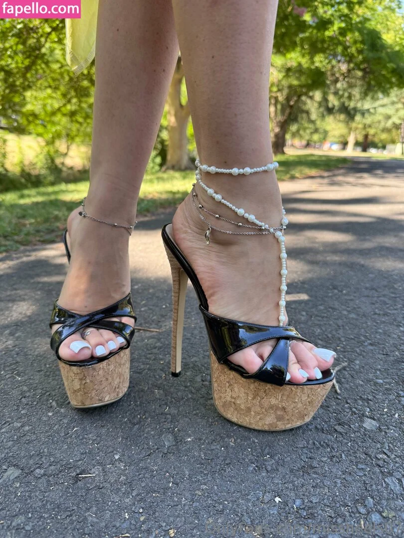 Missheels07 Onlyfans Photo Gallery 