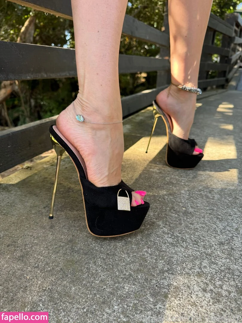 Missheels07 Onlyfans Photo Gallery 