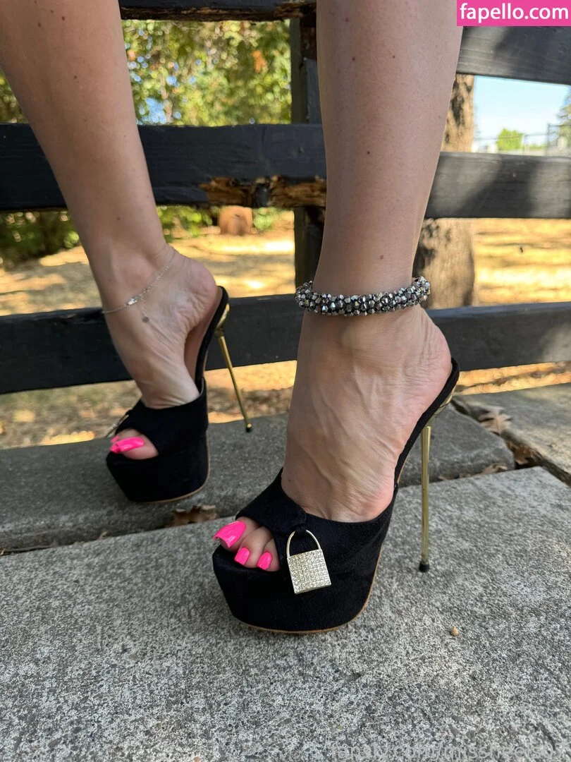 Missheels07 Onlyfans Photo Gallery 