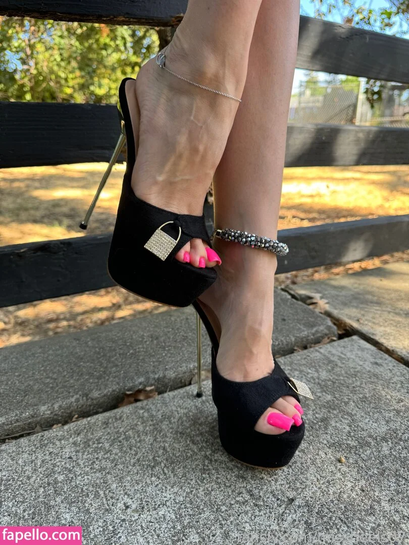 Missheels07 Onlyfans Photo Gallery 