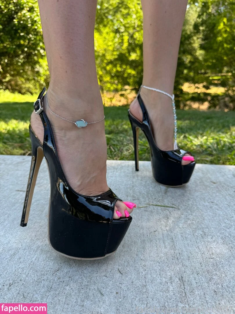 Missheels07 Onlyfans Photo Gallery 