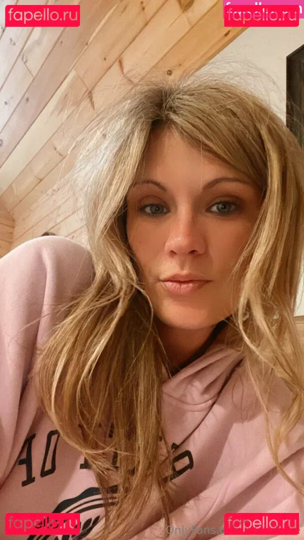 blondellie Onlyfans Photo Gallery 