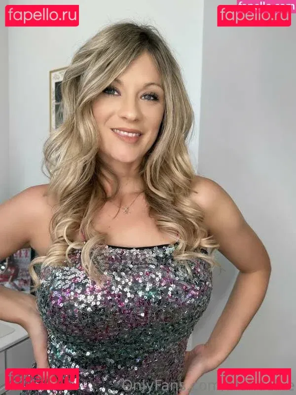 blondellie Onlyfans Photo Gallery 