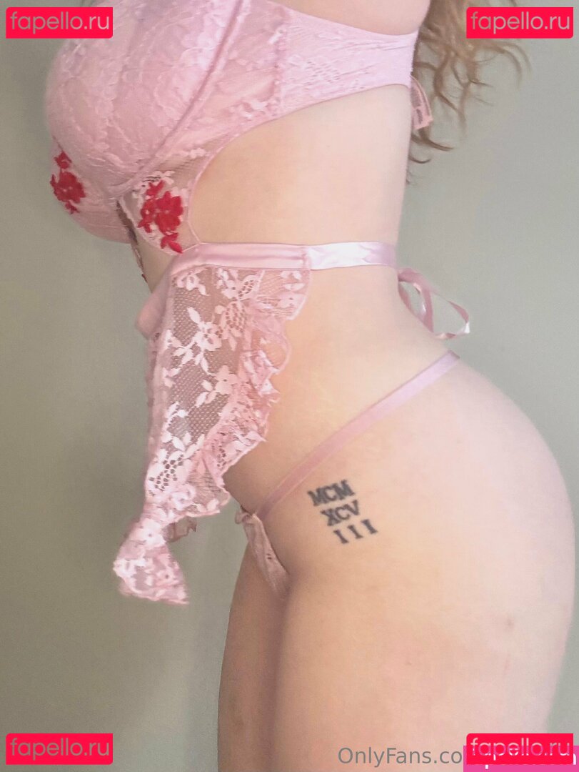 Emiliemae_ / emxx11 Onlyfans Photo Gallery 