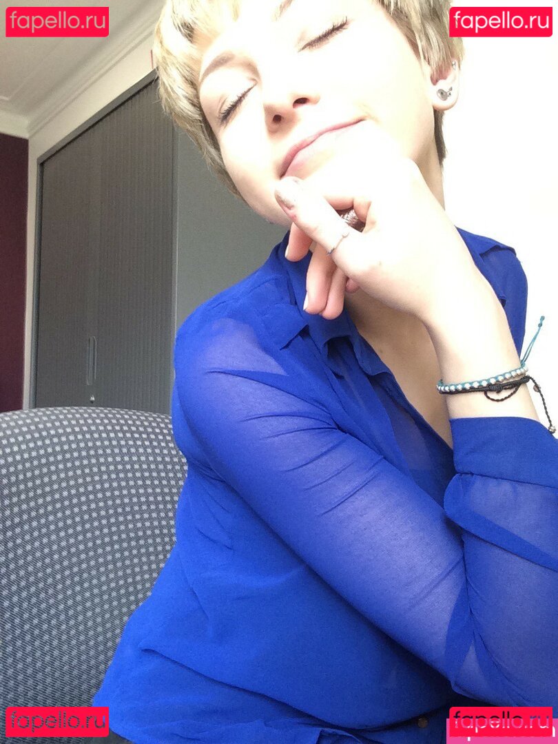 Emiliemae_ / emxx11 Onlyfans Photo Gallery 