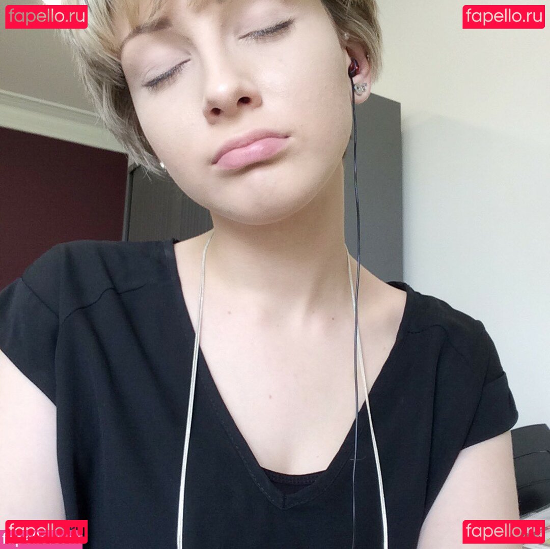 Emiliemae_ / emxx11 Onlyfans Photo Gallery 