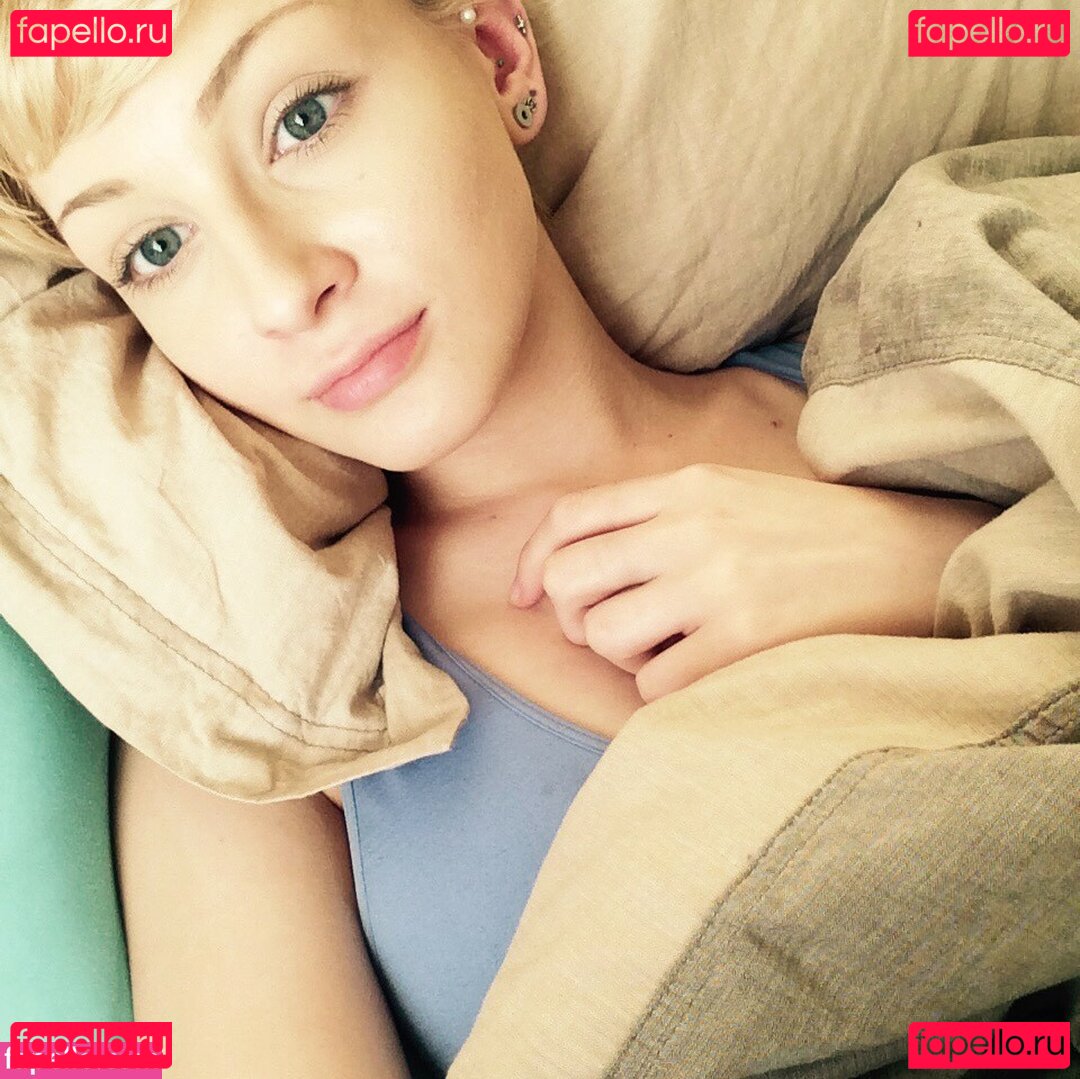 Emiliemae_ / emxx11 Onlyfans Photo Gallery 