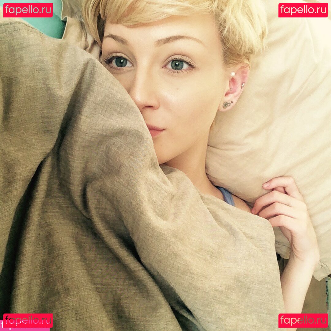 Emiliemae_ / emxx11 Onlyfans Photo Gallery 