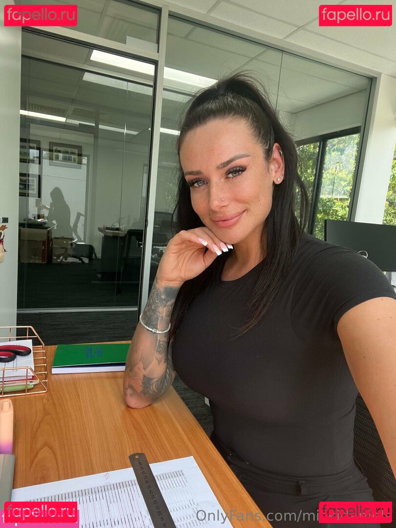 mickidaniels / sihing_micky_daniels Onlyfans Photo Gallery 