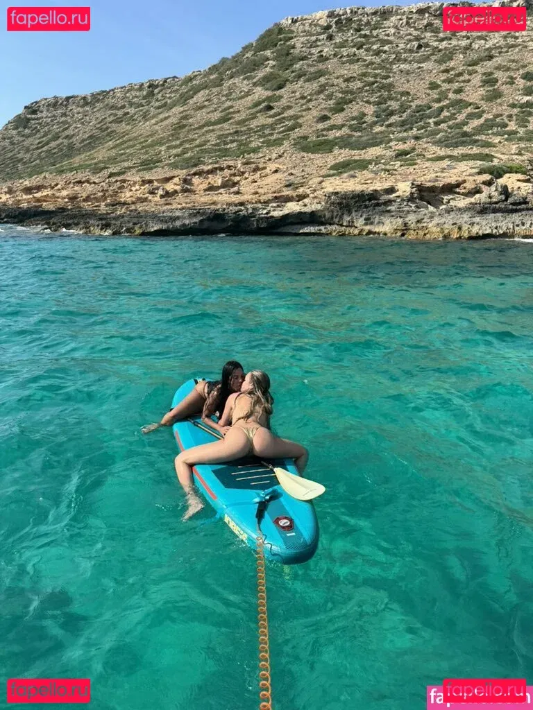 Ashton Avenue Onlyfans Photo Gallery 