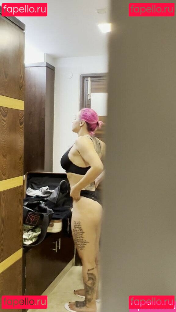 Olly Esse / ollyesse Onlyfans Photo Gallery 