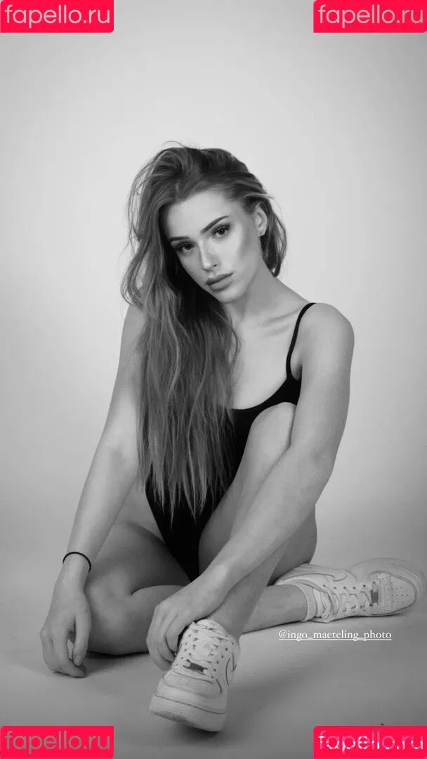 NinaMtznr Onlyfans Photo Gallery 