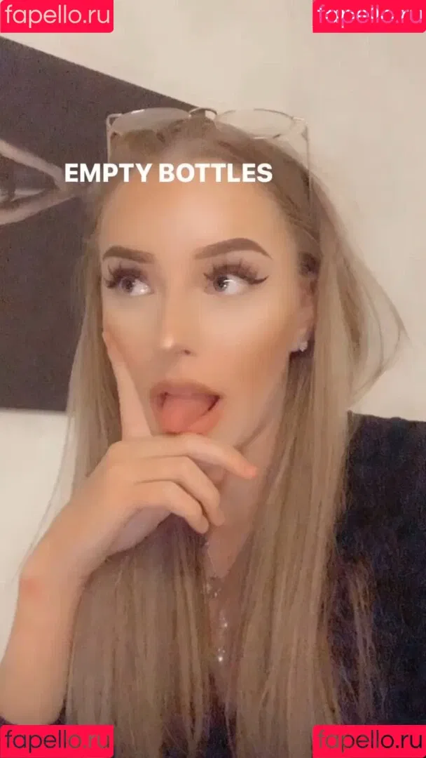 NinaMtznr Onlyfans Photo Gallery 