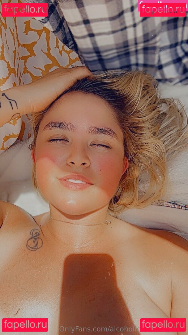alcoholicsemenspitter Nude Onlyfans Photo 35
