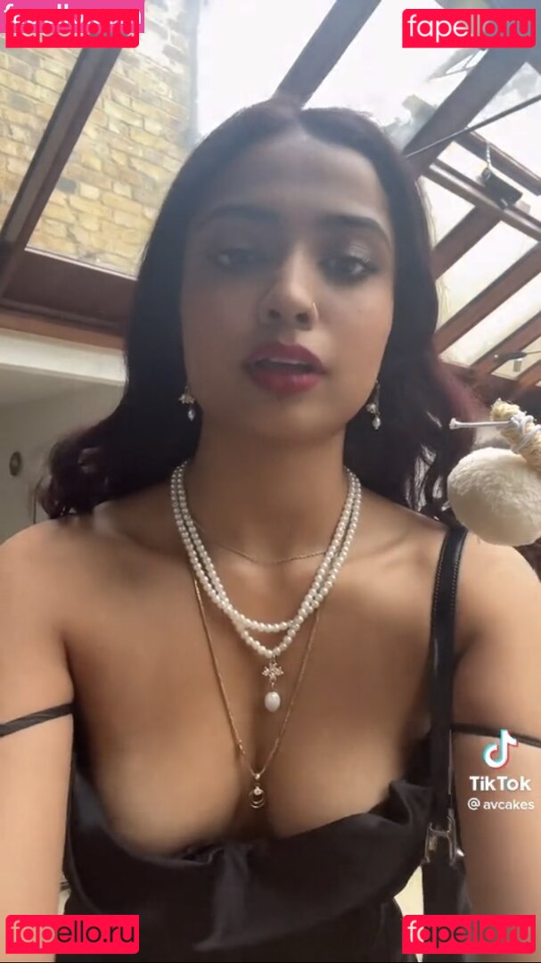 alycakes__ / iconicakes / sara deshmukh / saradeshmukhhh Onlyfans Photo Gallery 