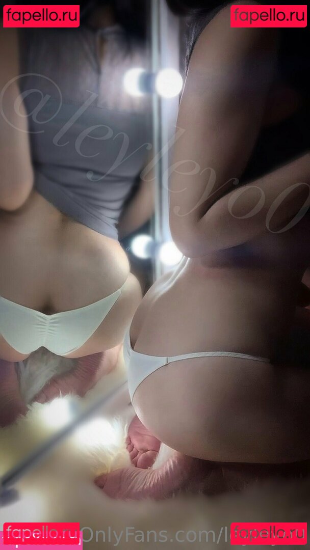 leyleyo0 / れい Onlyfans Photo Gallery 