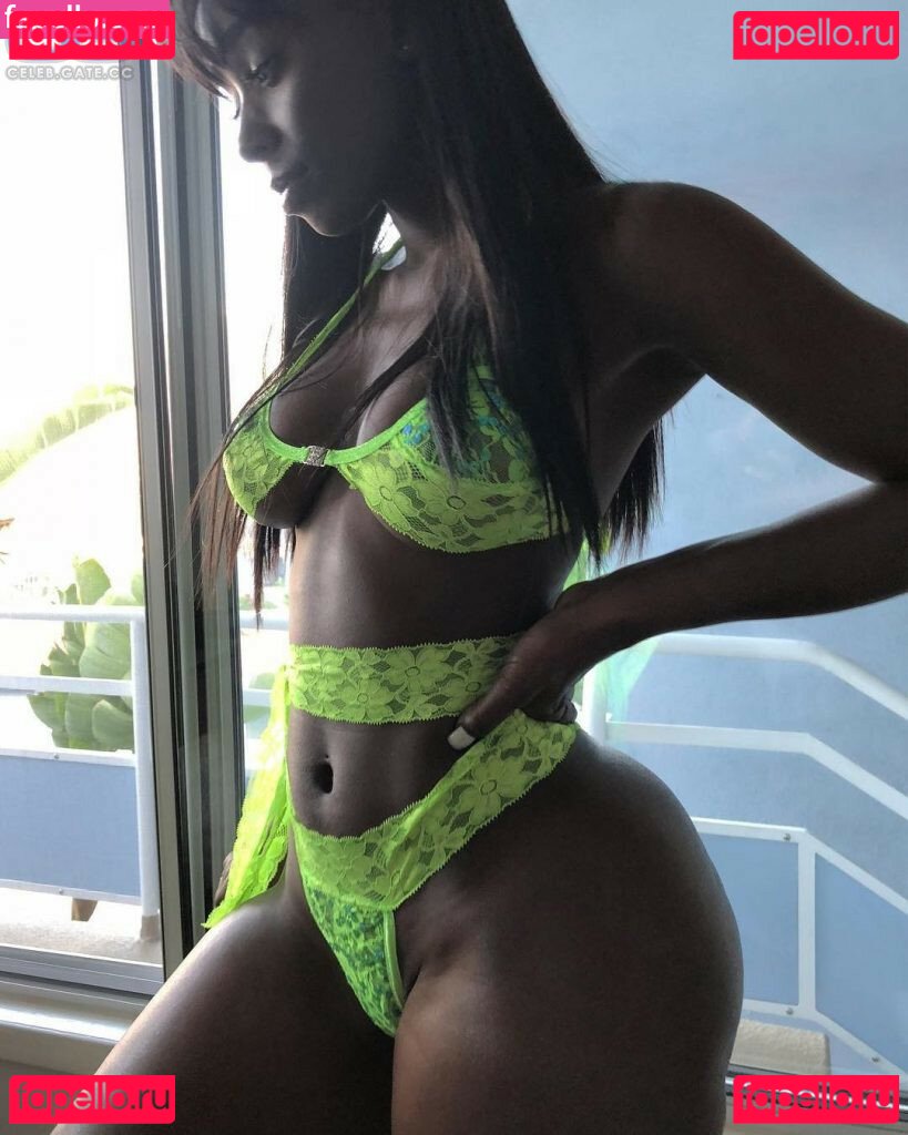 Bria Myles / realbriamyles Nude Onlyfans Photo 21