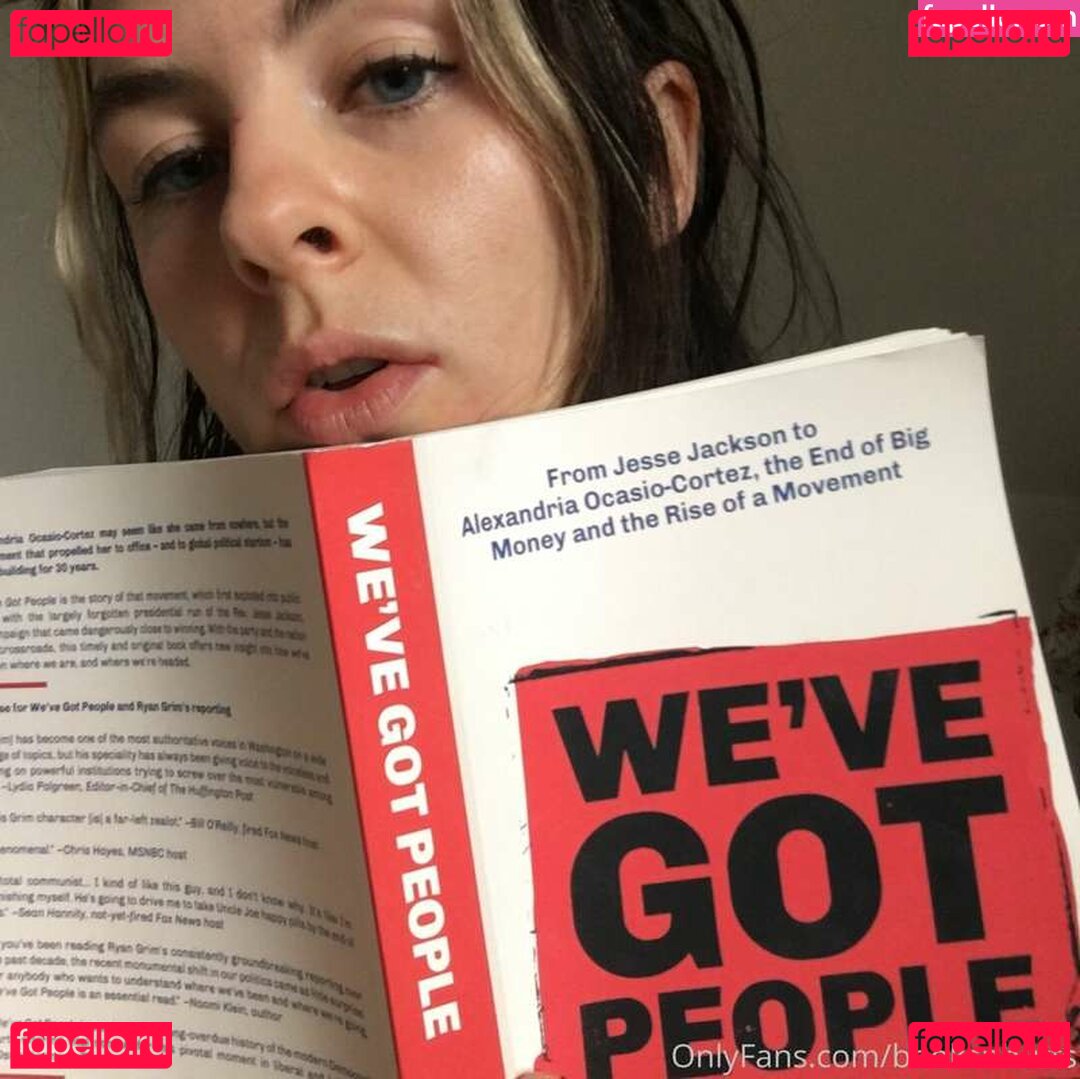 booksnbutts / thejuneverse Onlyfans Photo Gallery 