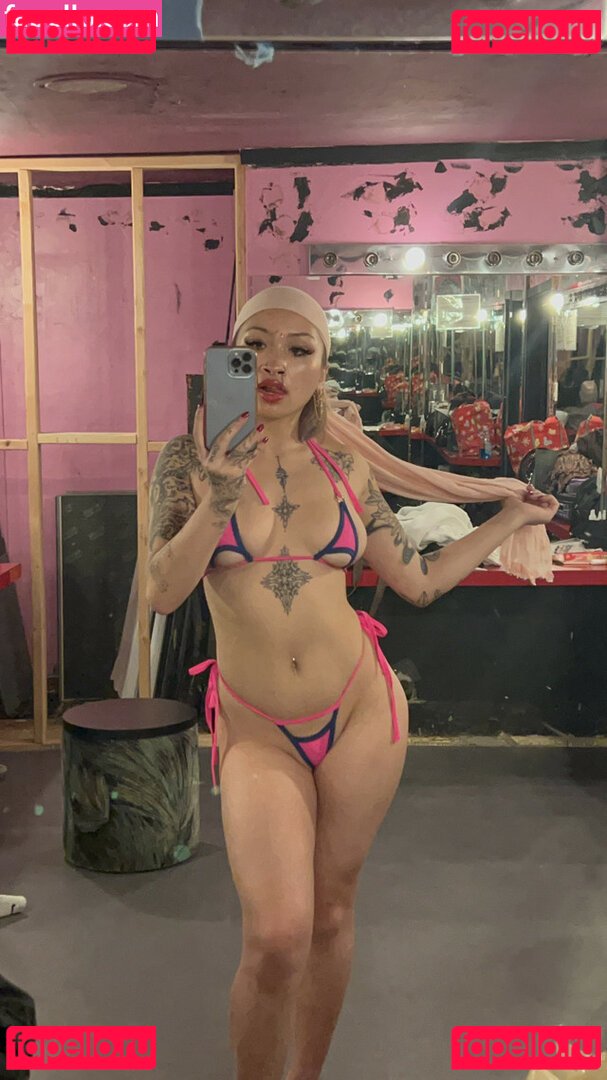 VenusMatrix / matrixmika Onlyfans Photo Gallery 