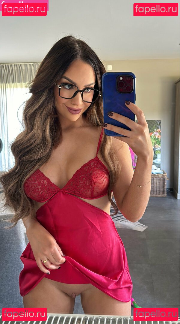 Esme.rosee / Esmeeteaches Onlyfans Photo Gallery 