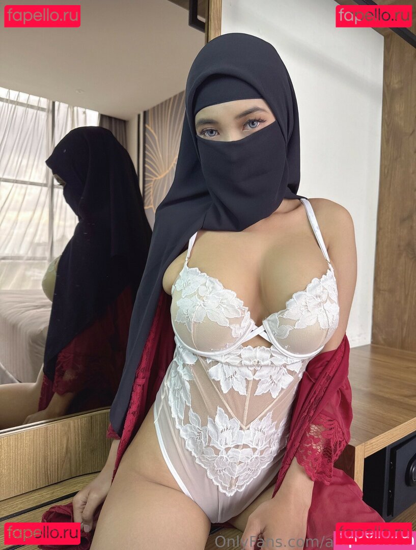 azaleahijabi Nude Onlyfans Photo 24