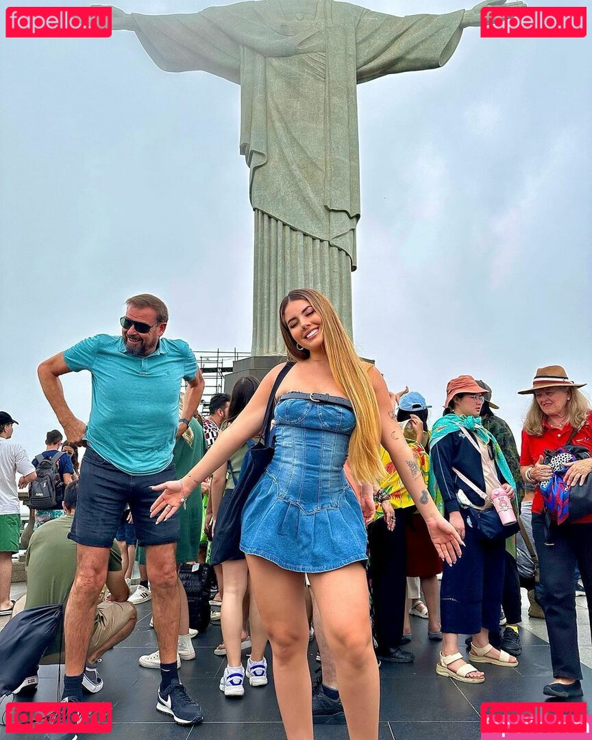 Carla Evellyn / icarlaevellyn Onlyfans Photo Gallery 