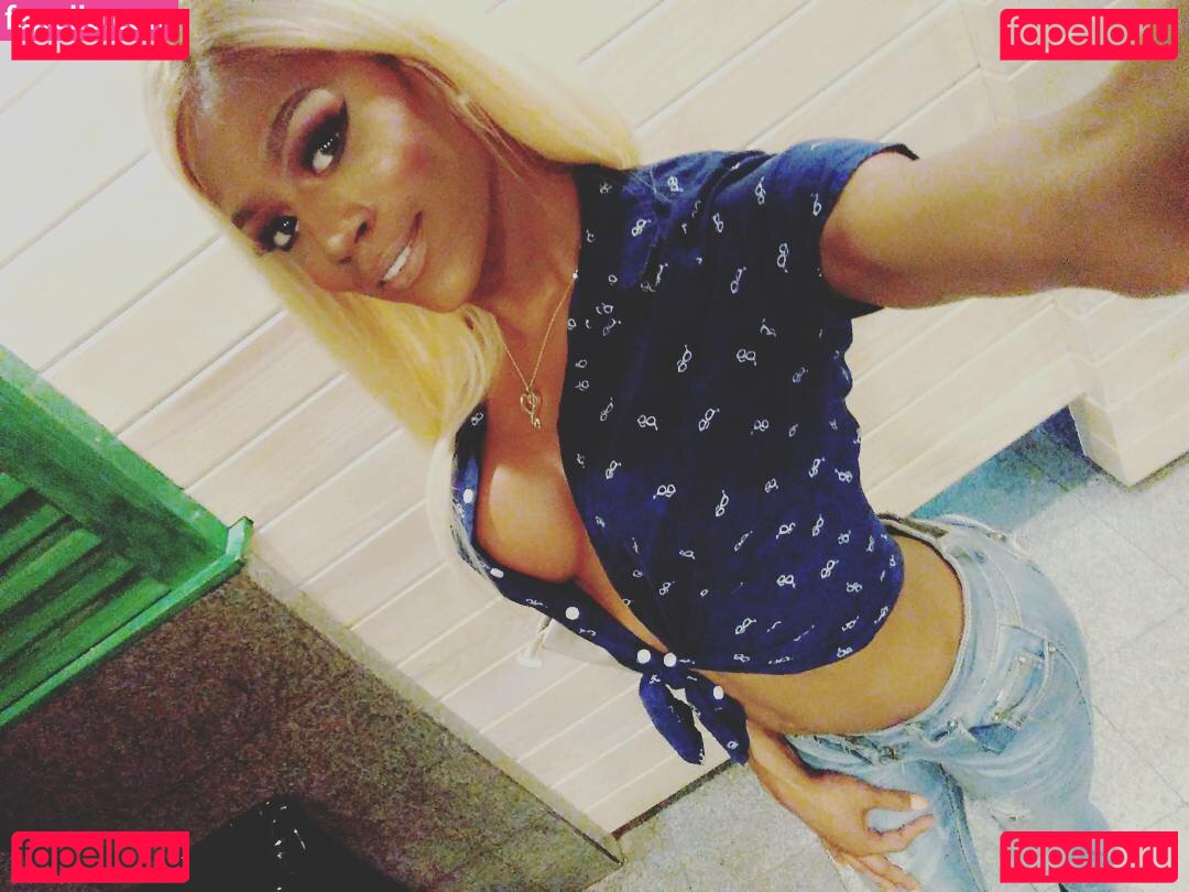 Mya Badd / aye_slimb3auty / myabadd / myabadd89 Onlyfans Photo Gallery 