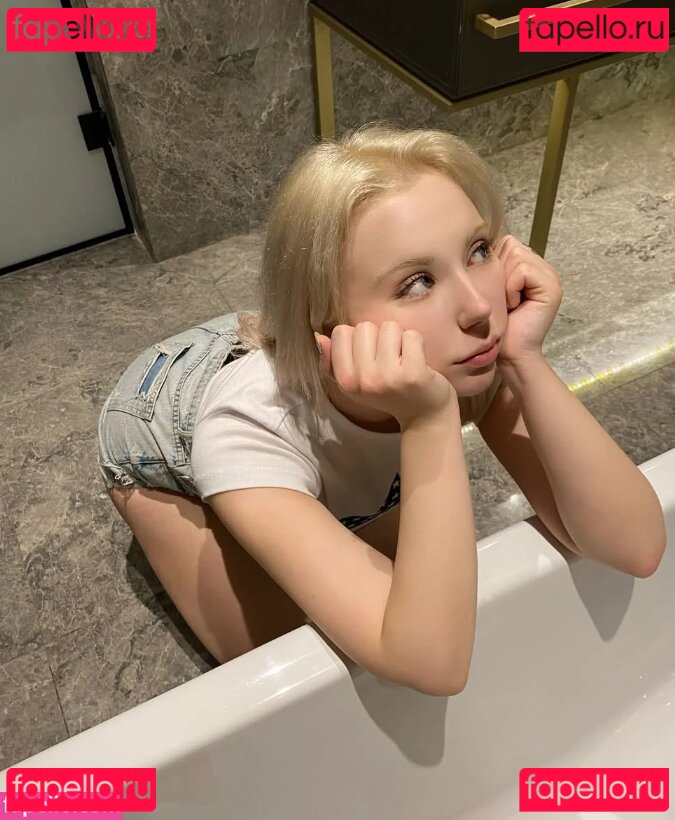 Anna / stassialovee / stassianova Onlyfans Photo Gallery 