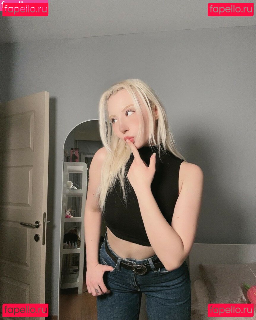 Anna / stassialovee / stassianova Onlyfans Photo Gallery 