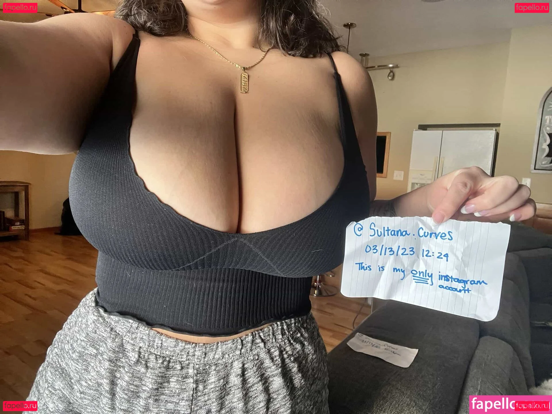 SultanaCurves Onlyfans Photo Gallery 