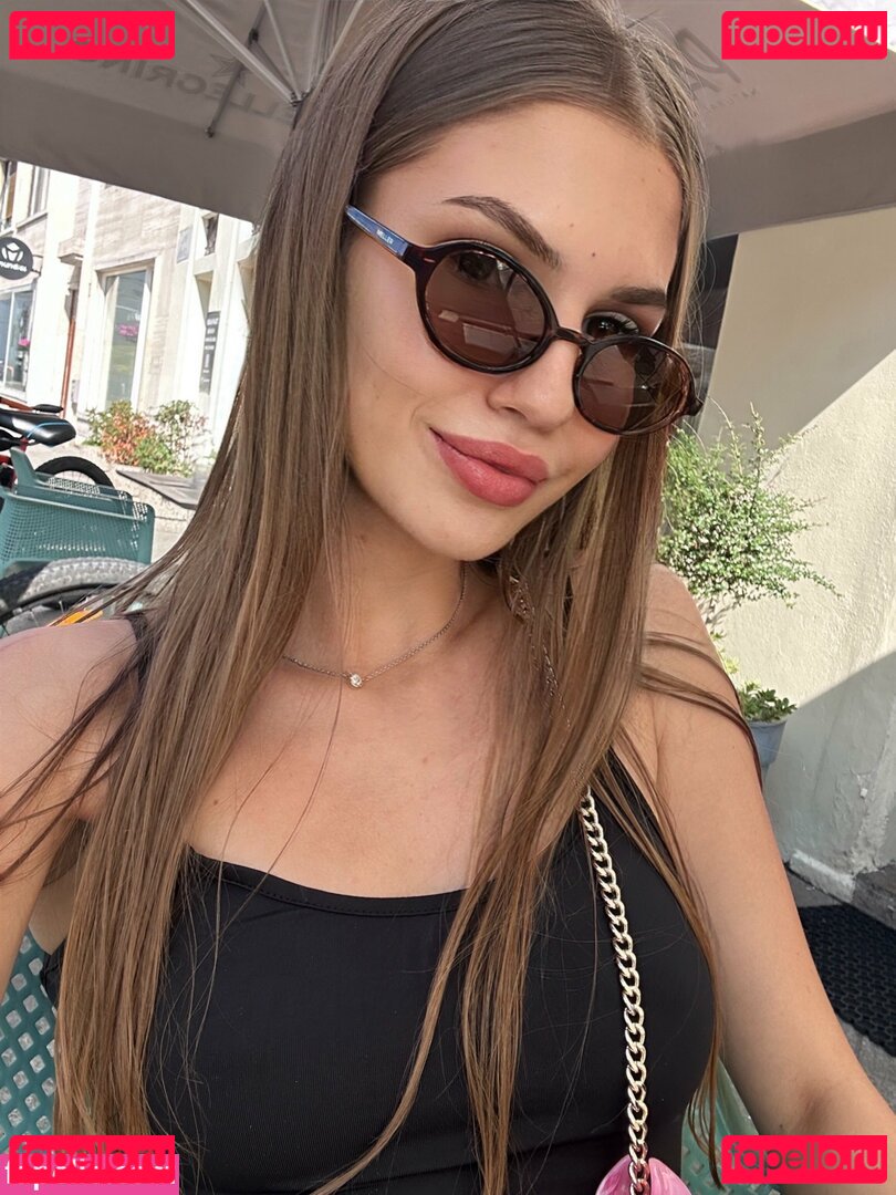 chloe_barbie / chloebarbie_ Onlyfans Photo Gallery 