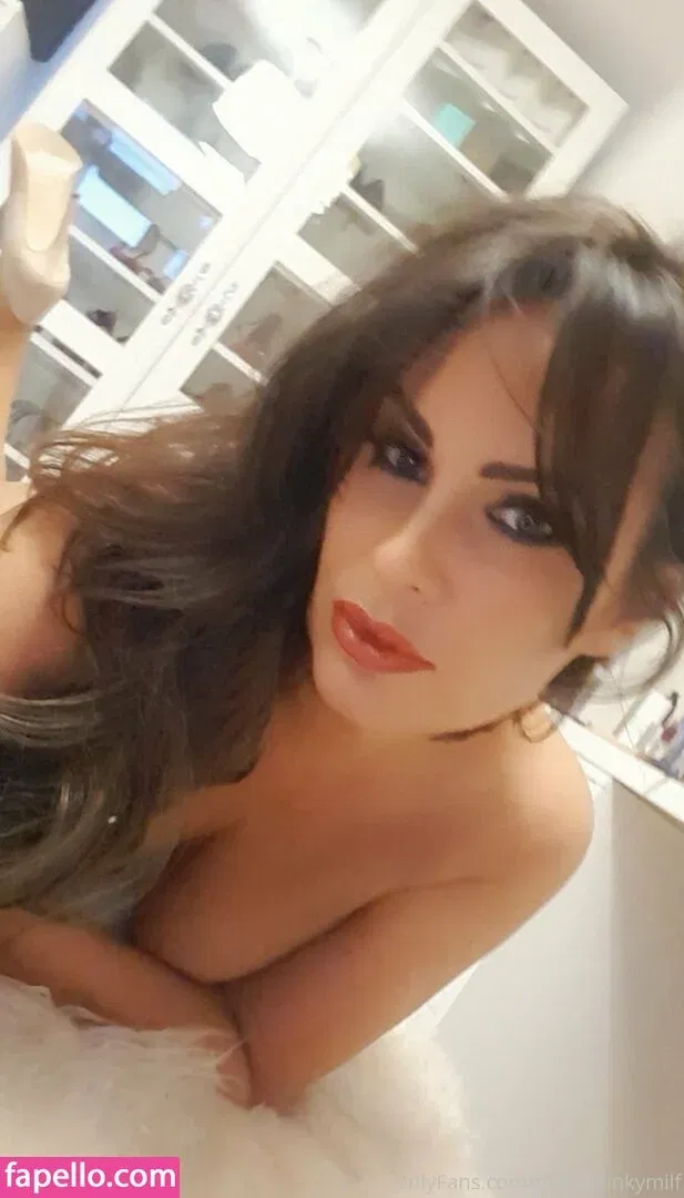 kinkybritishgoddess Onlyfans Photo Gallery 