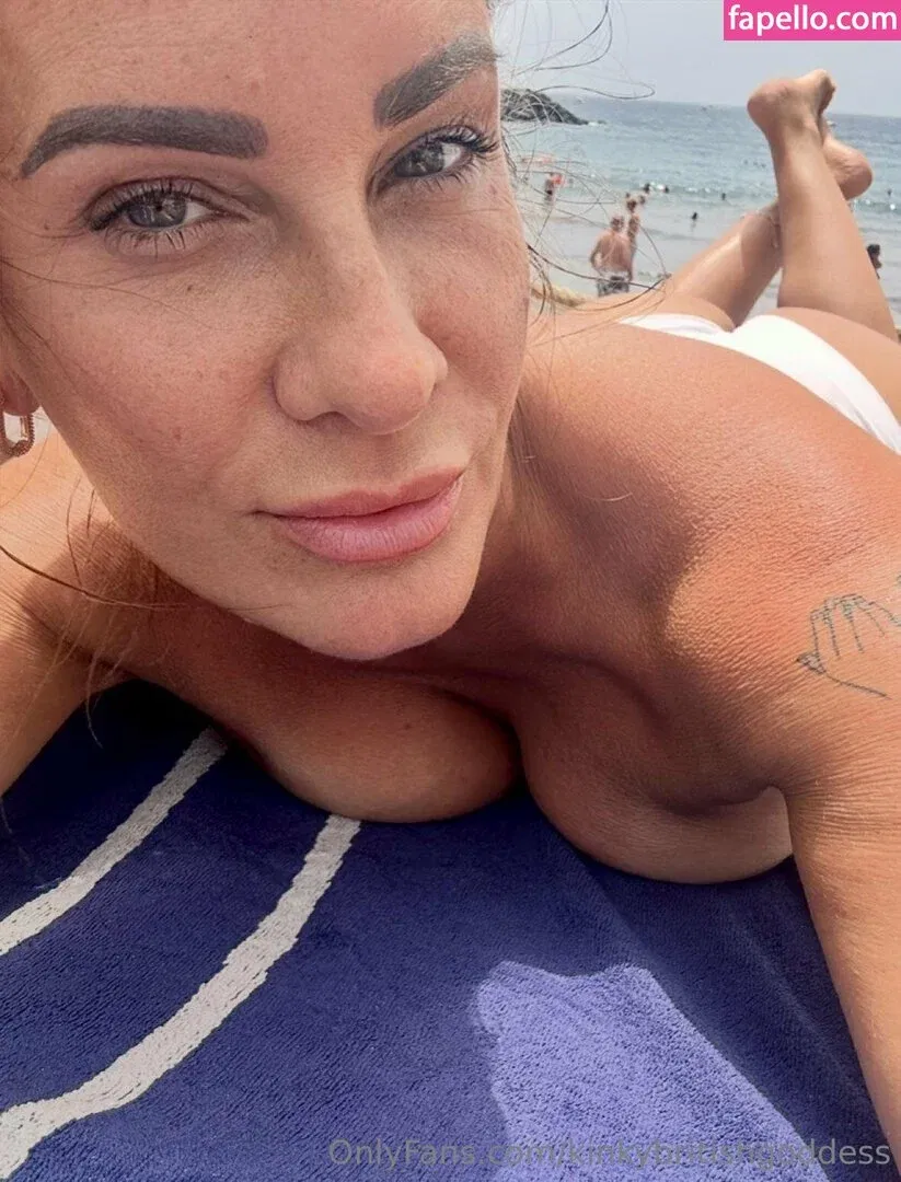 kinkybritishgoddess Onlyfans Photo Gallery 