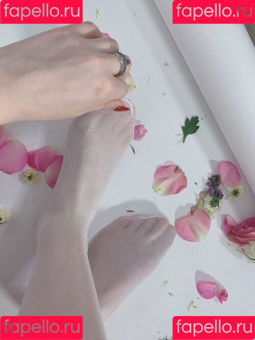 Tsuki Desu Onlyfans Photo Gallery 