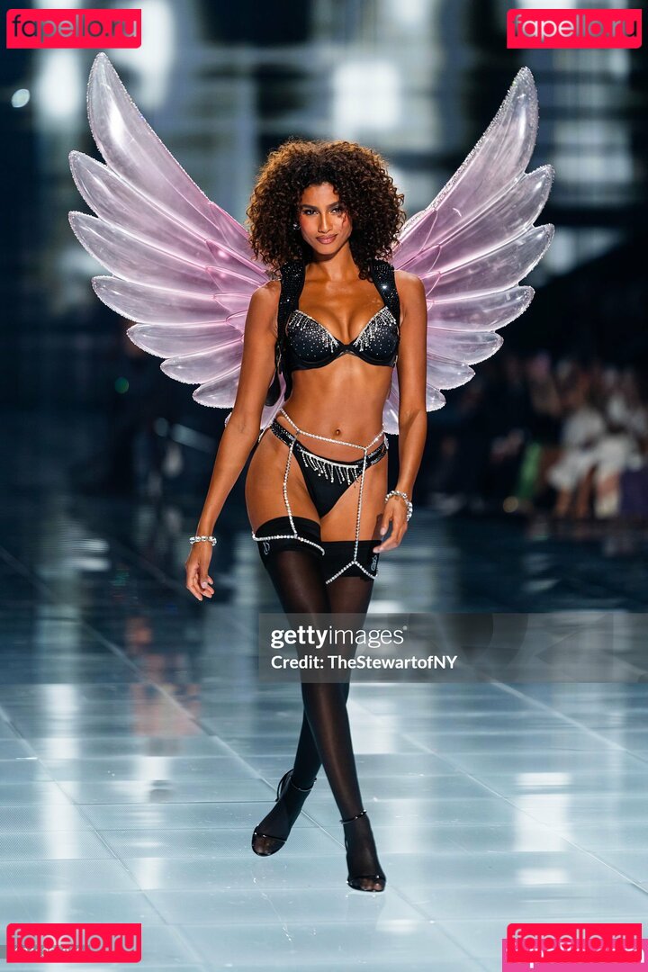 Imaan Hammam / imaanhammam Onlyfans Photo Gallery 