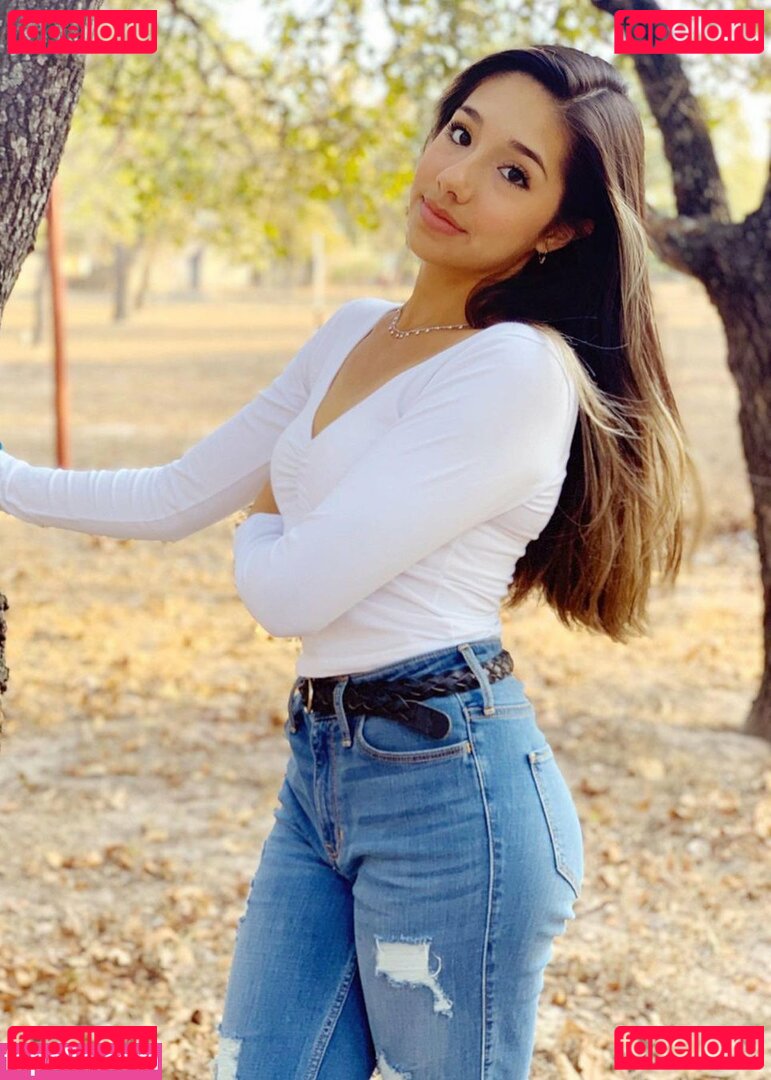 Sarah Grace Onlyfans Photo Gallery 