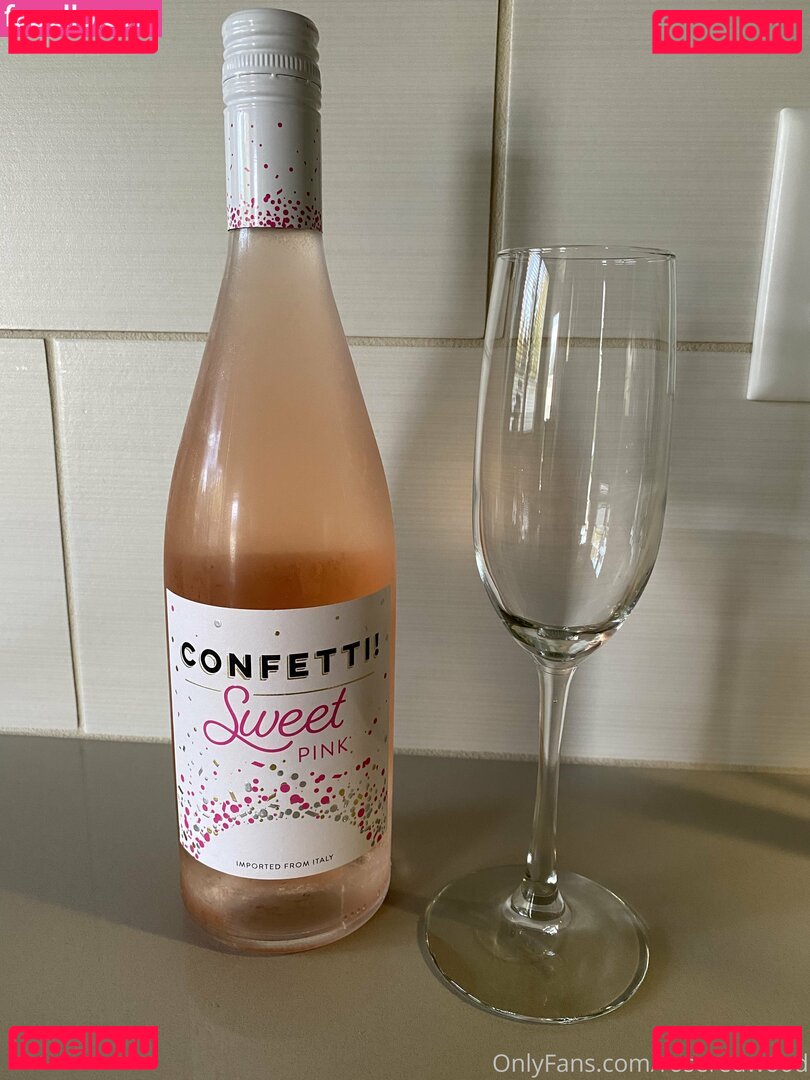 roseredwood Onlyfans Photo Gallery 