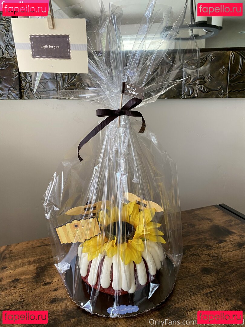 roseredwood Onlyfans Photo Gallery 