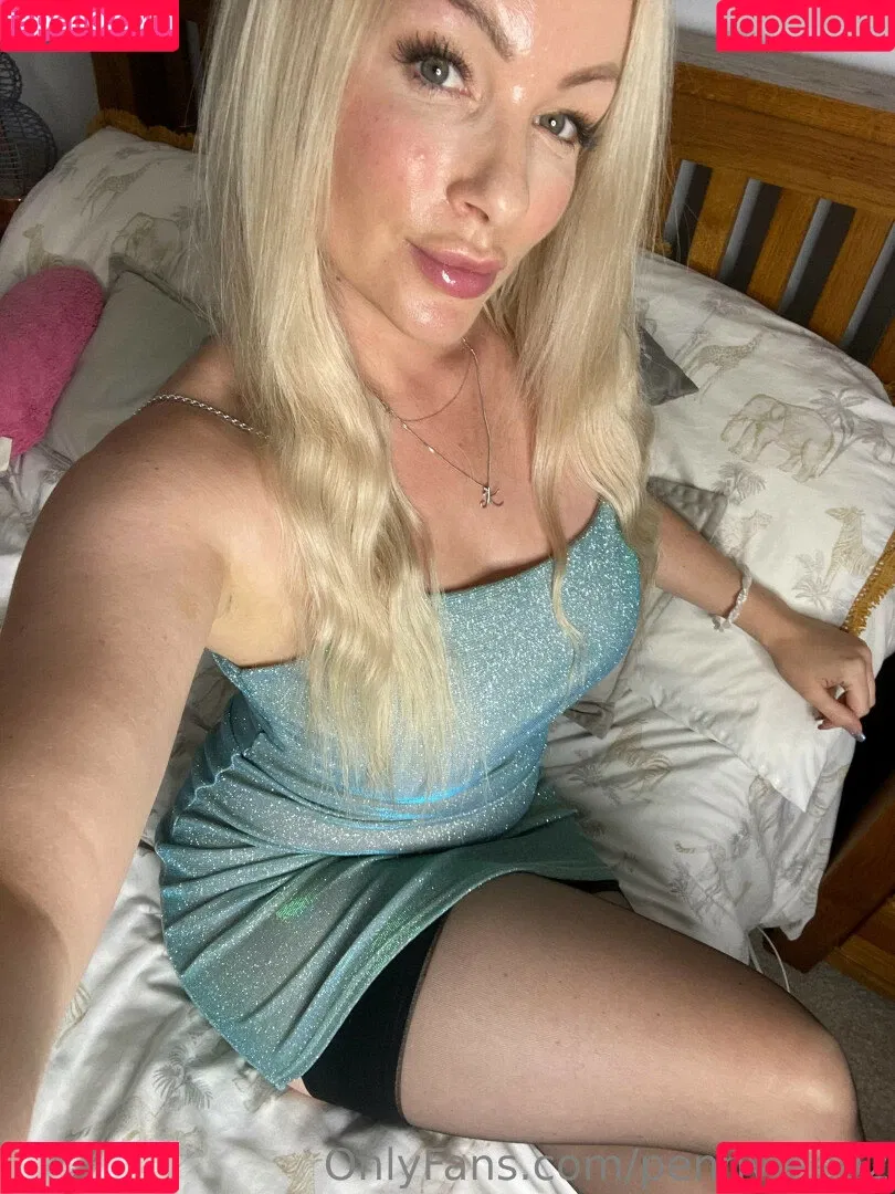 pennylee92 Onlyfans Photo Gallery 