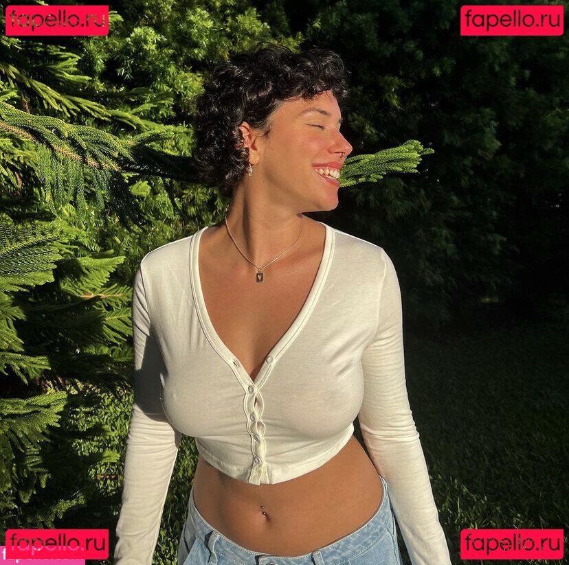 Venusrodin / urfavoritevenus / venusredd Onlyfans Photo Gallery 