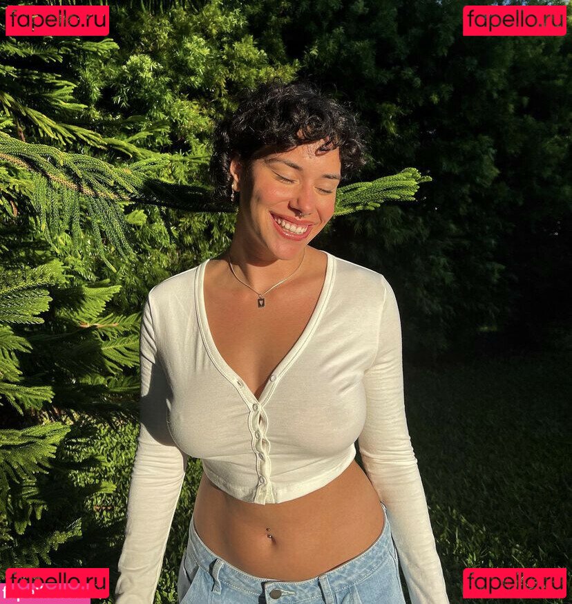 Venusrodin / urfavoritevenus / venusredd Onlyfans Photo Gallery 