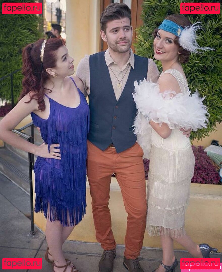 Anna Brisbin / Brizzy Voices / brizzysee / brizzyvoices Onlyfans Photo Gallery 