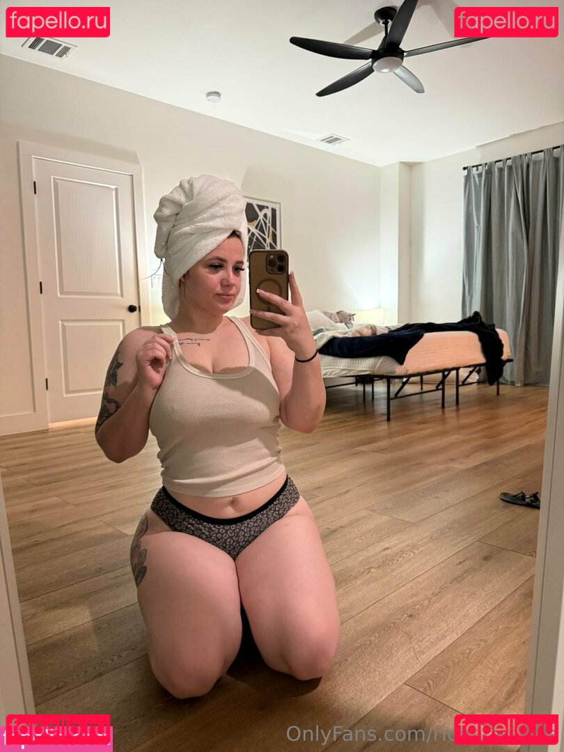 onenonlydes / richhdesfree Onlyfans Photo Gallery 