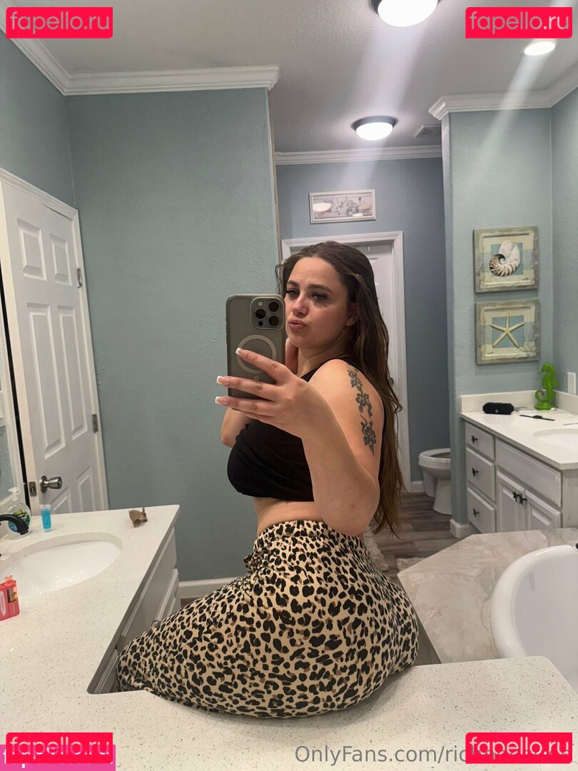 onenonlydes / richhdesfree Onlyfans Photo Gallery 